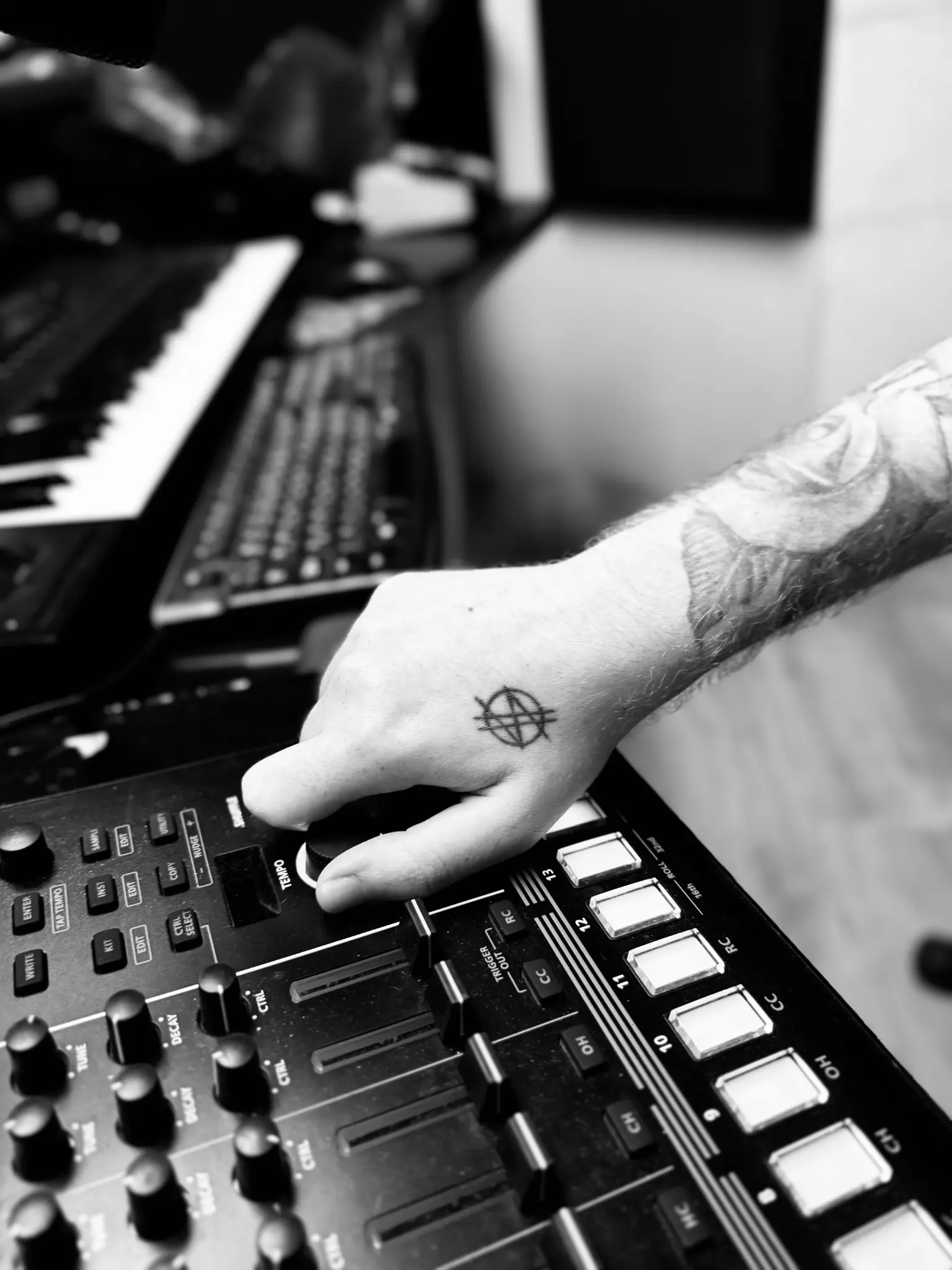 Or Gold working on equipment